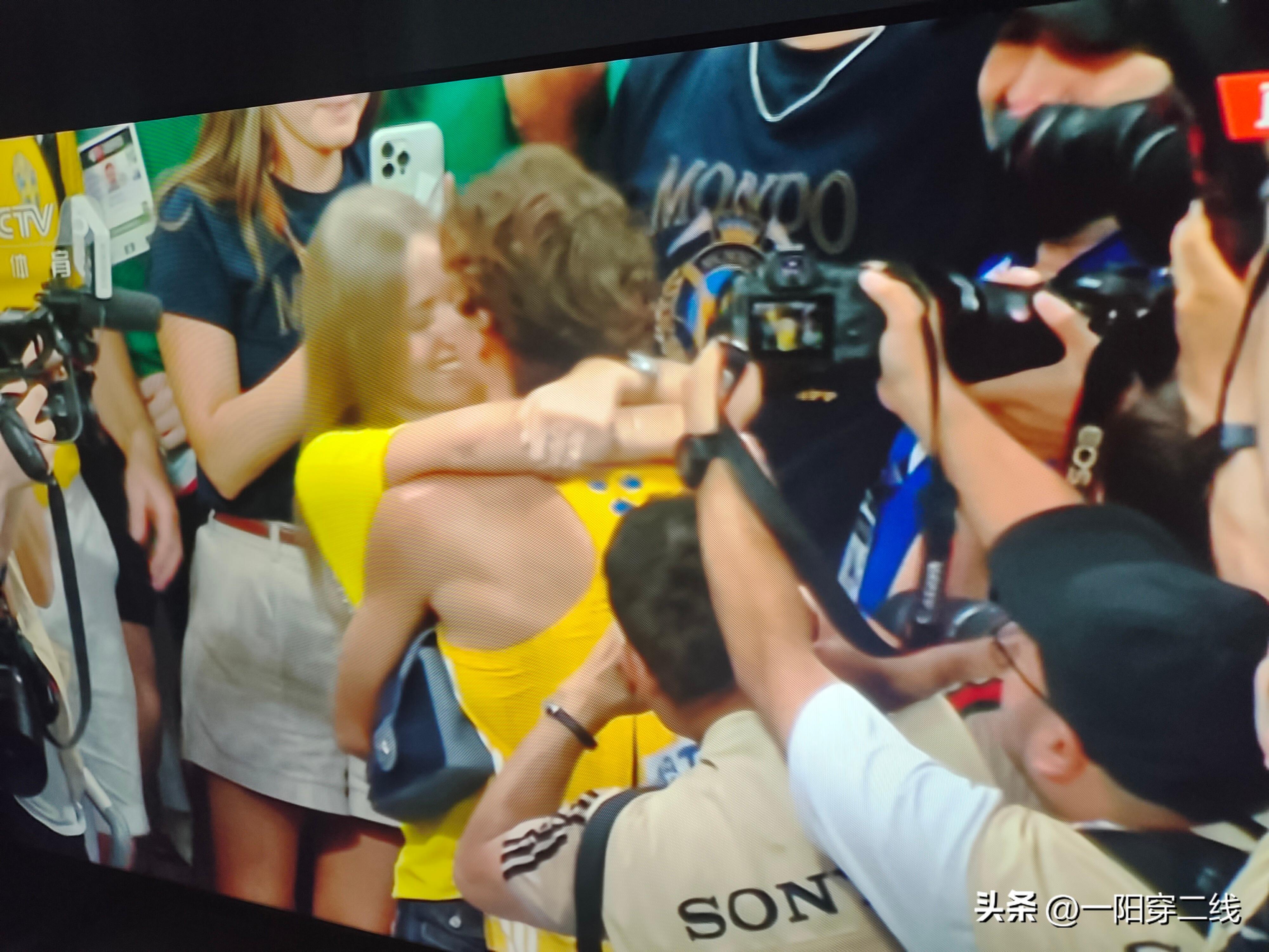 包含俄克拉荷马雷霆清晨刷新队史纪录夏洛特黄蜂更衣室发声备战国王杯之后，Faker新星状态火爆表现惊艳的词条